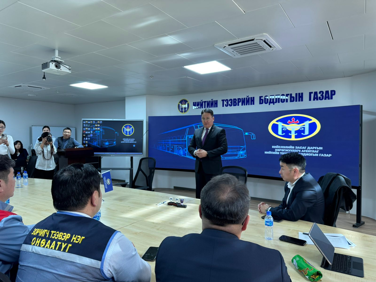 ᠨᠡᠶᠢᠲᠡ ᠶ᠋ᠢᠨ ᠲᠡᢉᠡᢉᠡᠪᠦᠷᠢ ᠶ᠋ᠢᠨ ᠦᠢᠯᠡᠴᠢᠯᠡᠭᠡ ᠡᠷᠬᠢᠯᠡᢉᠴᠢ ᠠᠵᠤ ᠠᠬᠤᠢ ᠶ᠋ᠢᠨ ᠨᠢᢉᠡᠴᠡ ᠨᠦ᠋ᢉᠦᠳ ᠲᠡᠢ ᢉᠡᠷ᠎ᠡ ᠪᠠᠶᠢᠭᠤᠯᠤᠯ᠎ᠠ